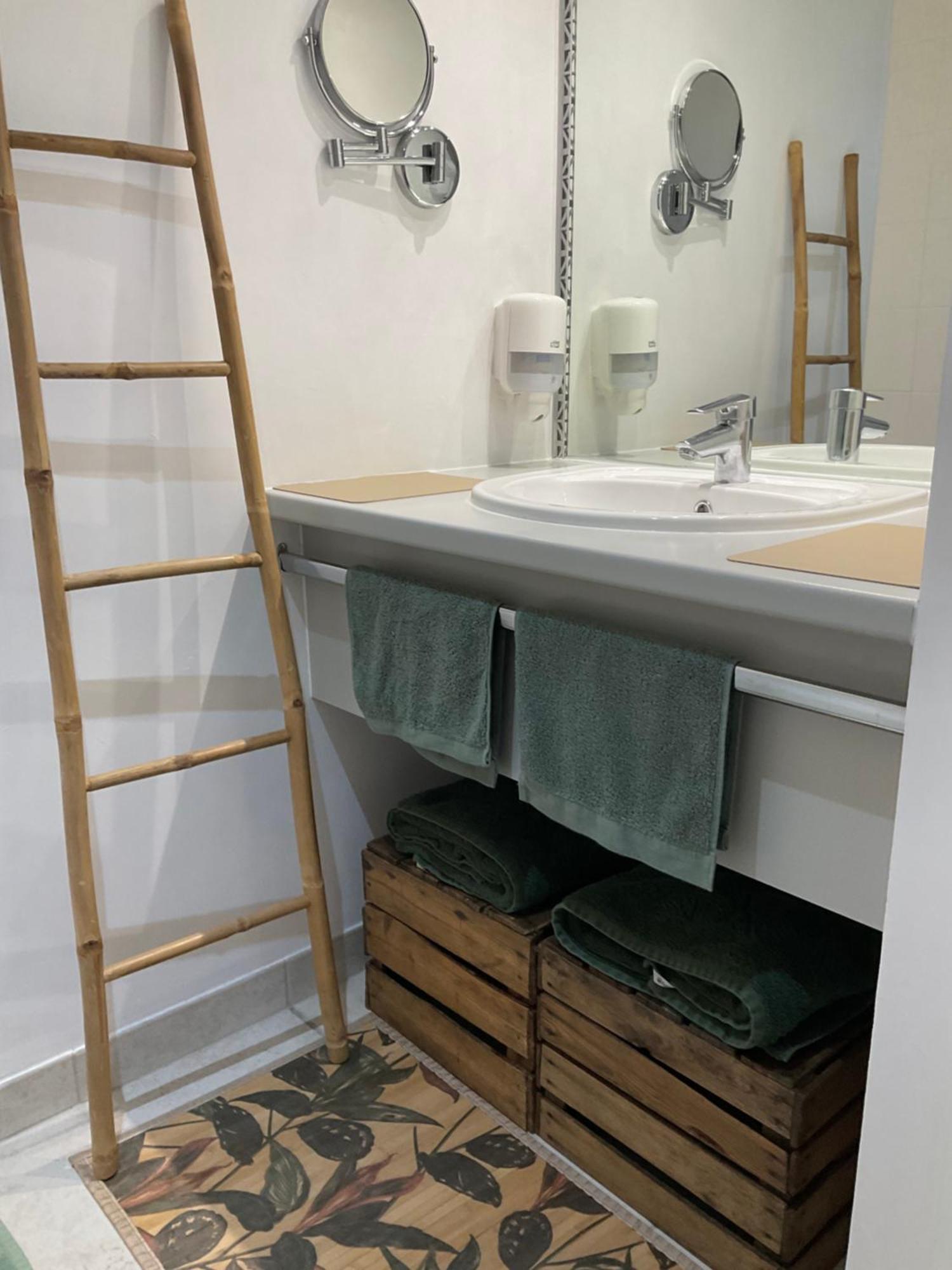 Chambres D'Hotes De L'Ancienne Auberge Thaon 外观 照片